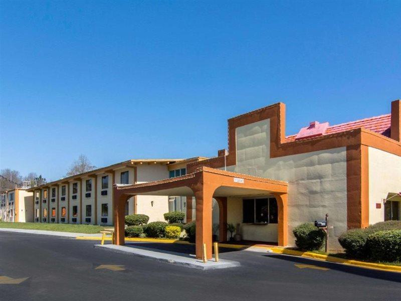 Travelodge By Wyndham Forsyth Bagian luar foto