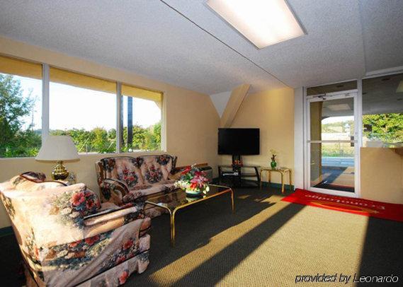Travelodge By Wyndham Forsyth Interior foto