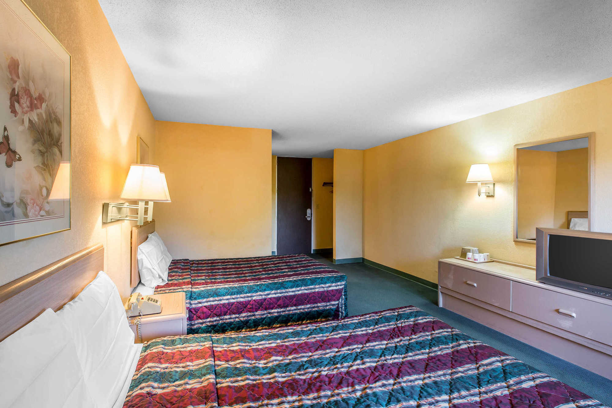Travelodge By Wyndham Forsyth Ruang foto