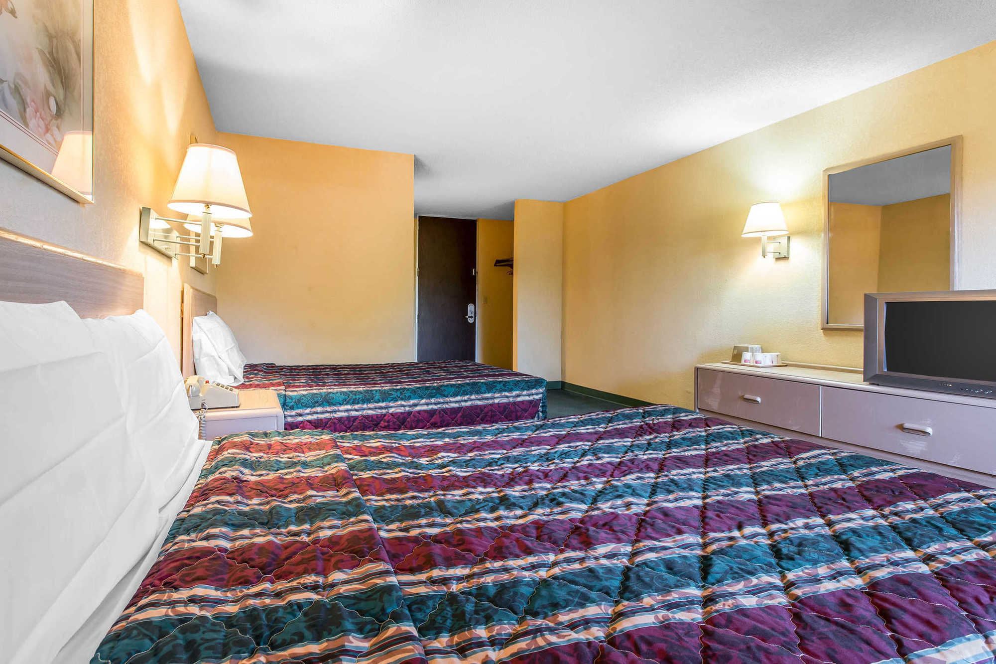 Travelodge By Wyndham Forsyth Ruang foto