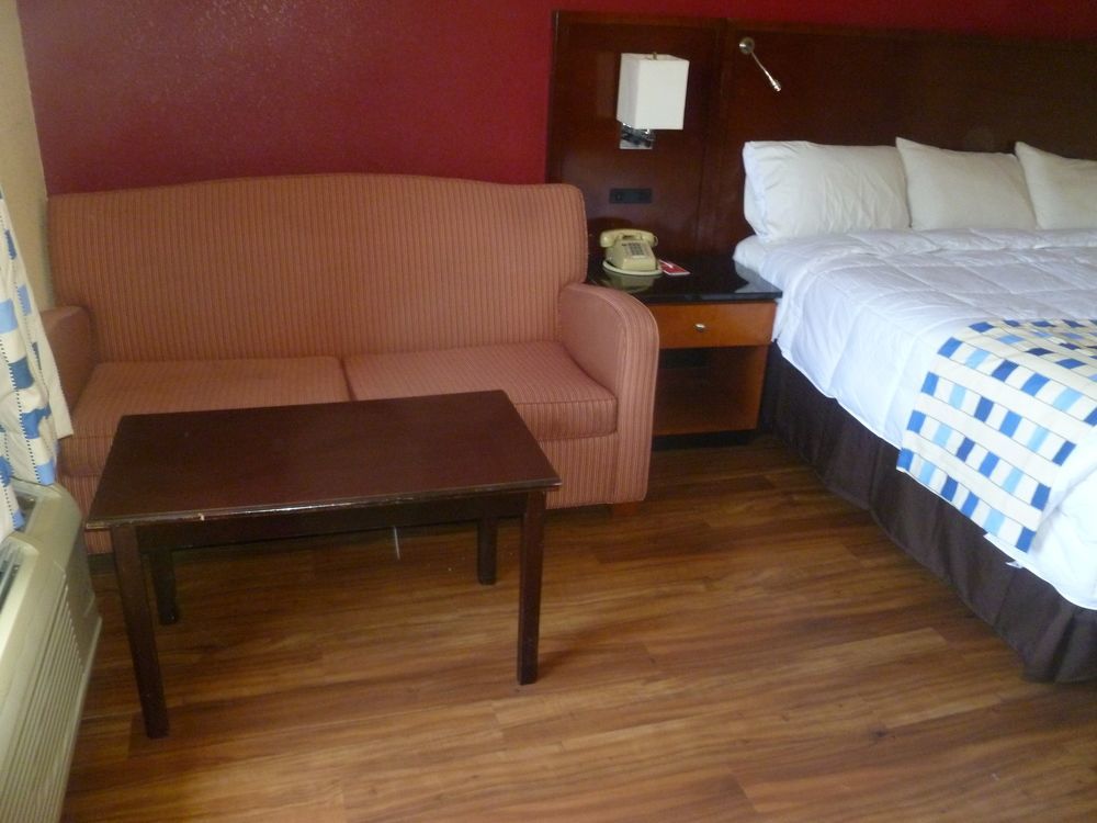 Travelodge By Wyndham Forsyth Bagian luar foto