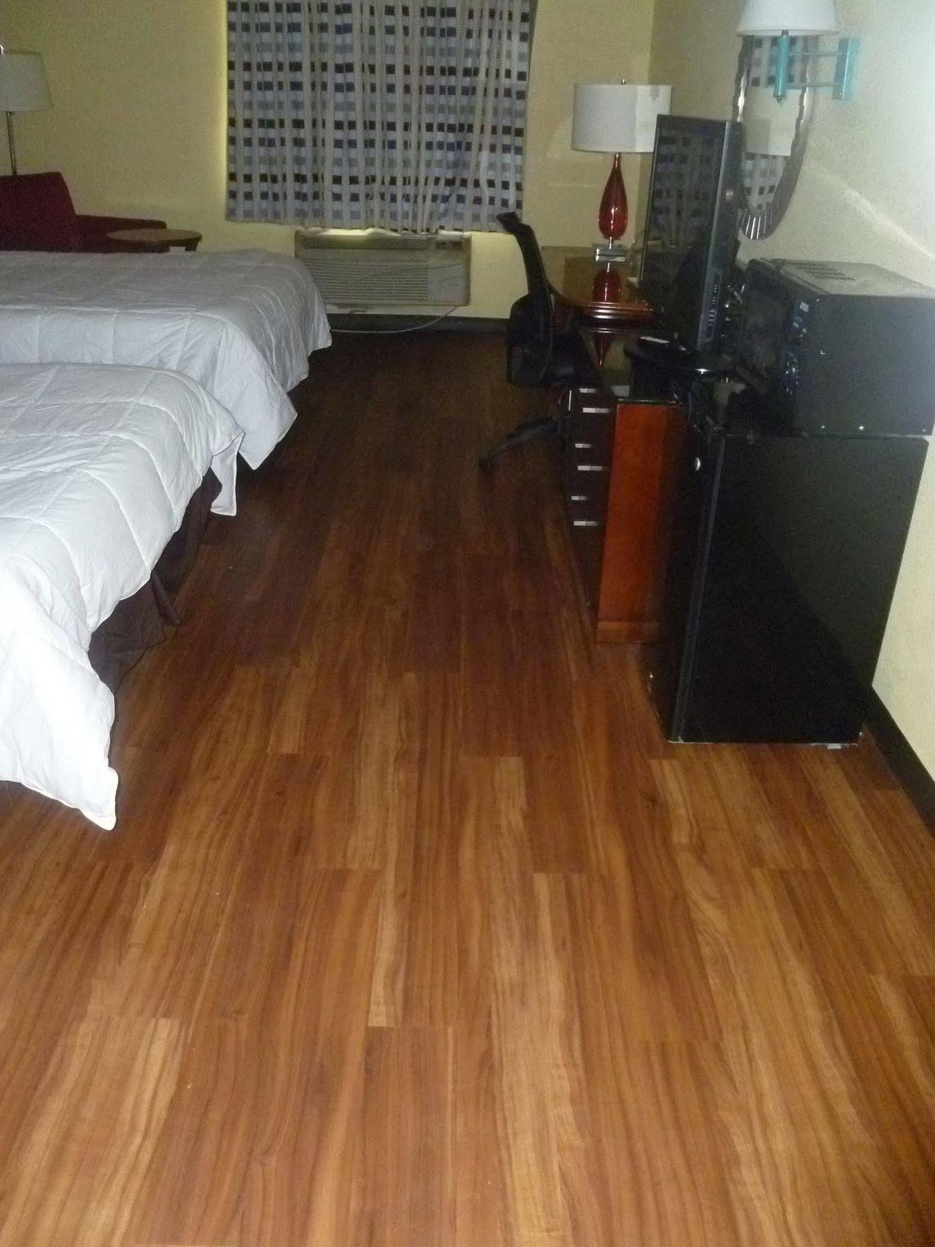 Travelodge By Wyndham Forsyth Bagian luar foto